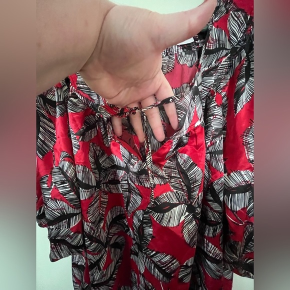 Stunning Laura plus 24W Satin shirt. Unbelievably beautiful piece​​ - Picture 6 of 9